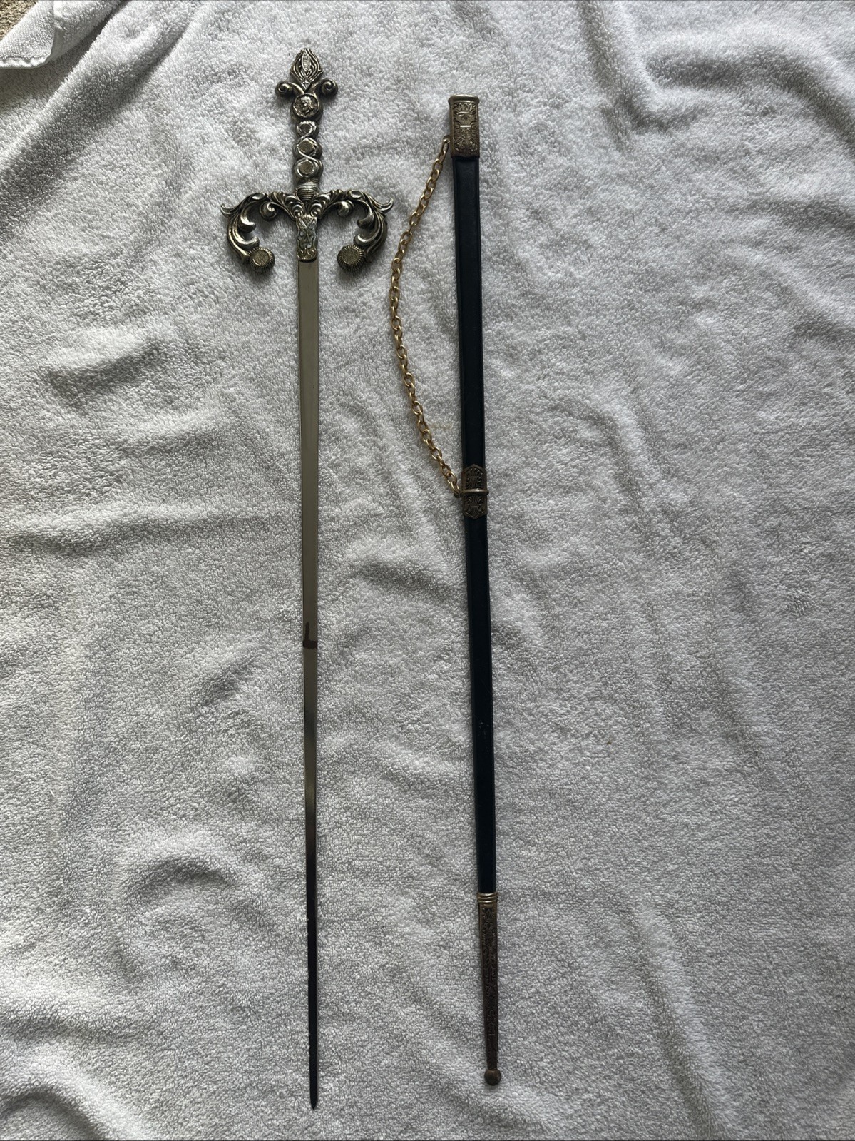 Metal Knight Medieval Renaissance King Sword Faux Jeweled w/scabbard Vntg 31”