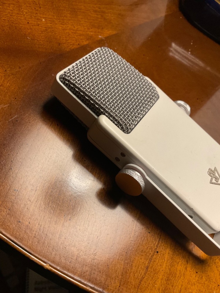 **STUDIO PROJECTS - LSM WHITE | Large Diaphragm Condenser Microphone with USB**