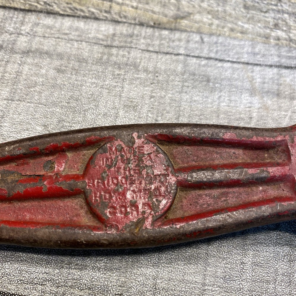 Vintage Bridgeport No. 20 Nail Puller Old Tool