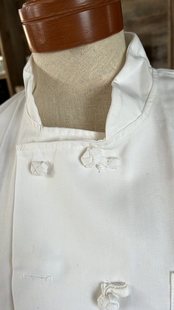 CHEF COAT White Double-Breasted - Size 42. T811
