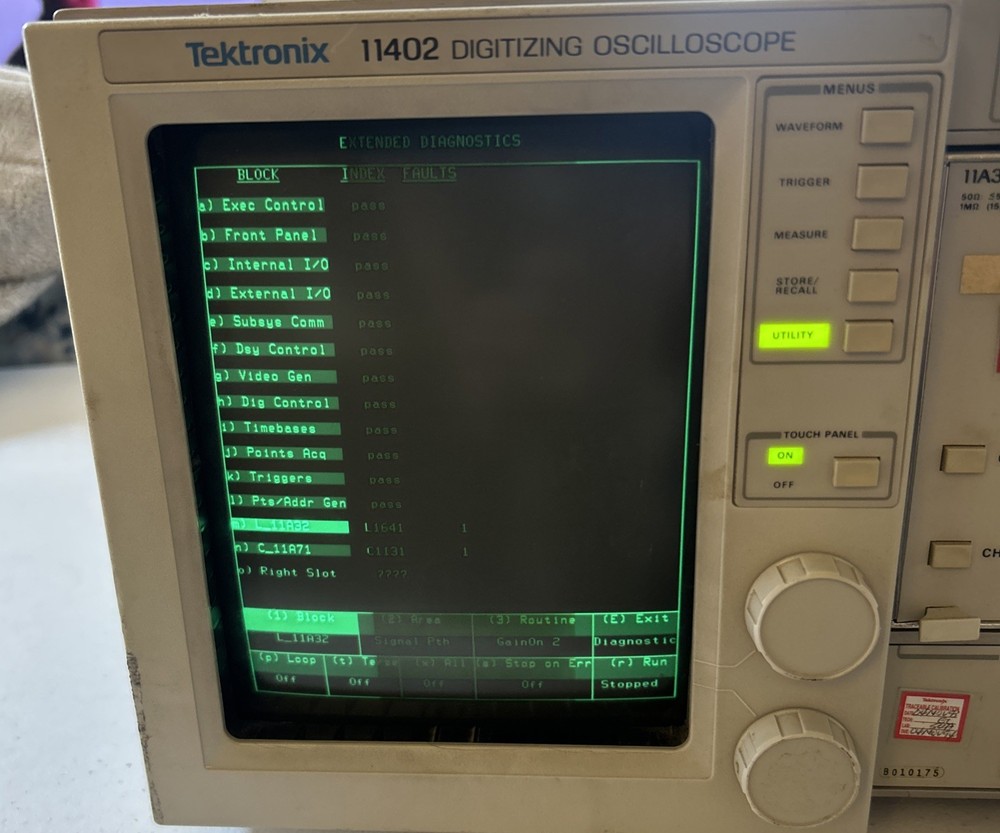 TEKTRONIX 11402 Digitizing Touch Panel Oscilloscope w/ 11A32 & 11A71 Amplifier