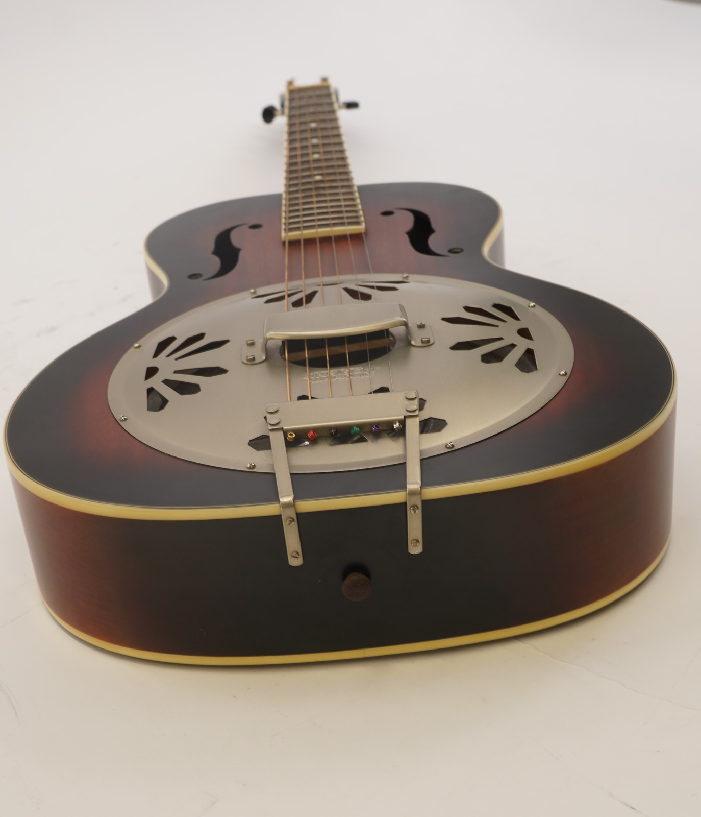 Gretsch Alligator Round Neck Resonator 6-String Guitar (2-Color Sunburst)