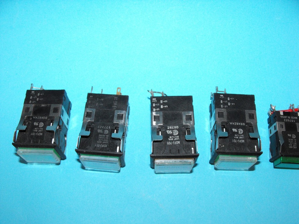 Omron M2PJ-701+A3SJ-801.Lighted Pushbutton Switch Lamp.(LOT10PCS).USED