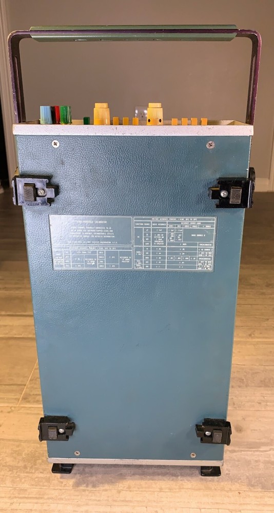 Fluke 515A Portable Calibrator