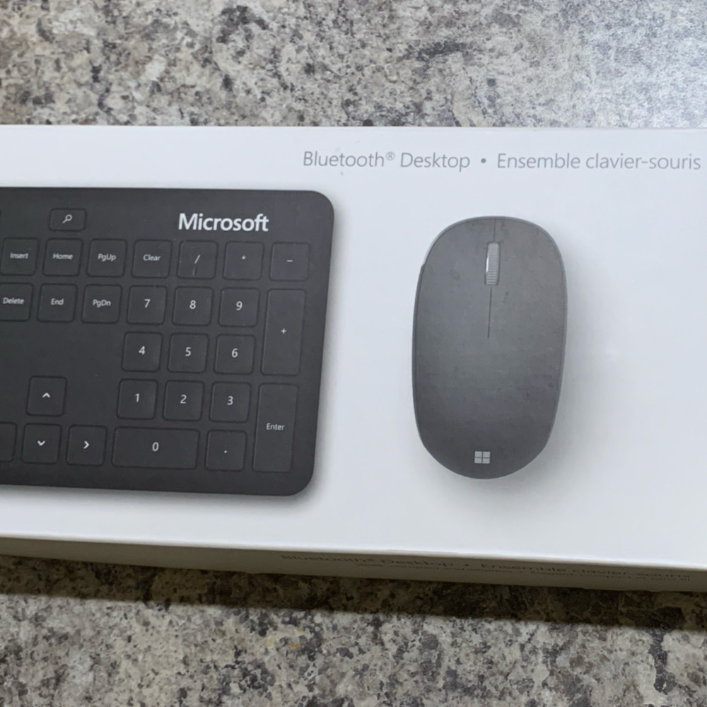 Microsoft Bluetooth Desktop Keyboard & Mouse Bundle Black QWERTY English