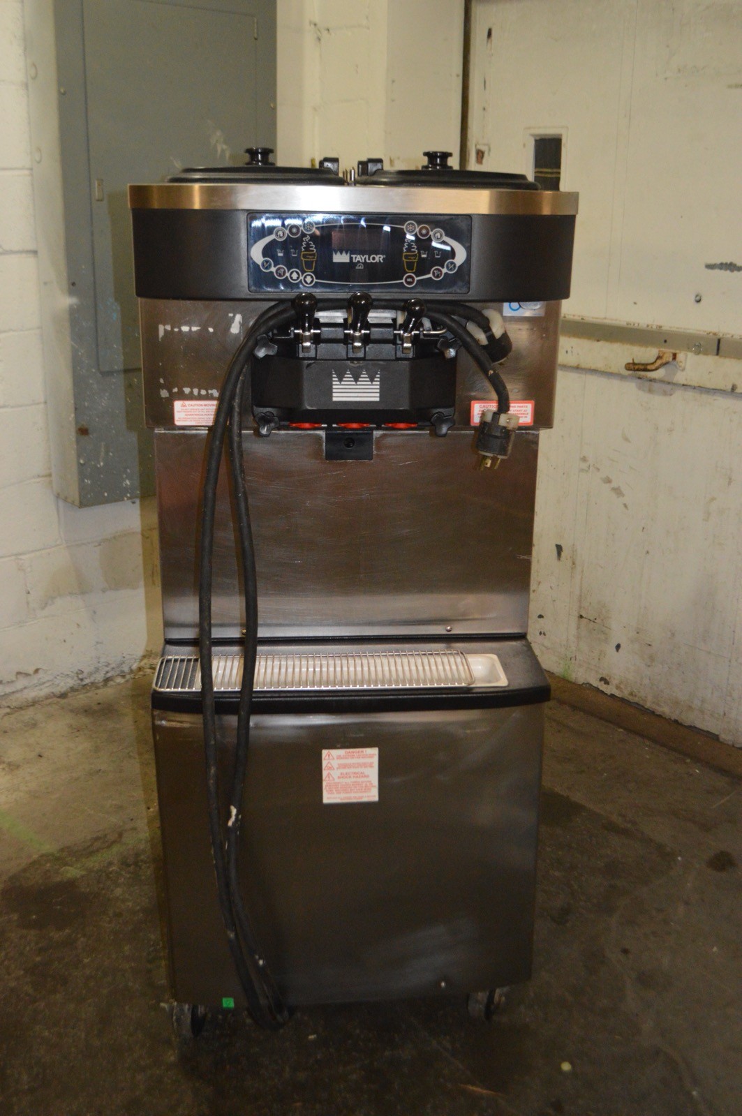 Taylor Crown C717-27 Air Cooled Soft Serve Ice Cream Machine - Single Phase