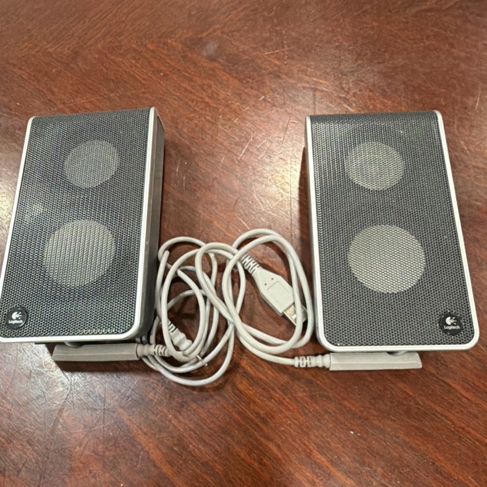 Logitech S-0155A Portable 2.0 Channel USB Computer Speakers W/Case (Not Tested)