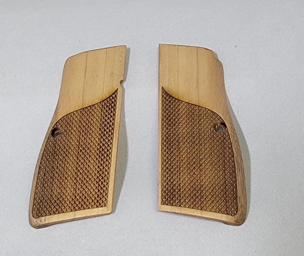 Browning High-Power Walnut Grips with Half Checkering Pattern