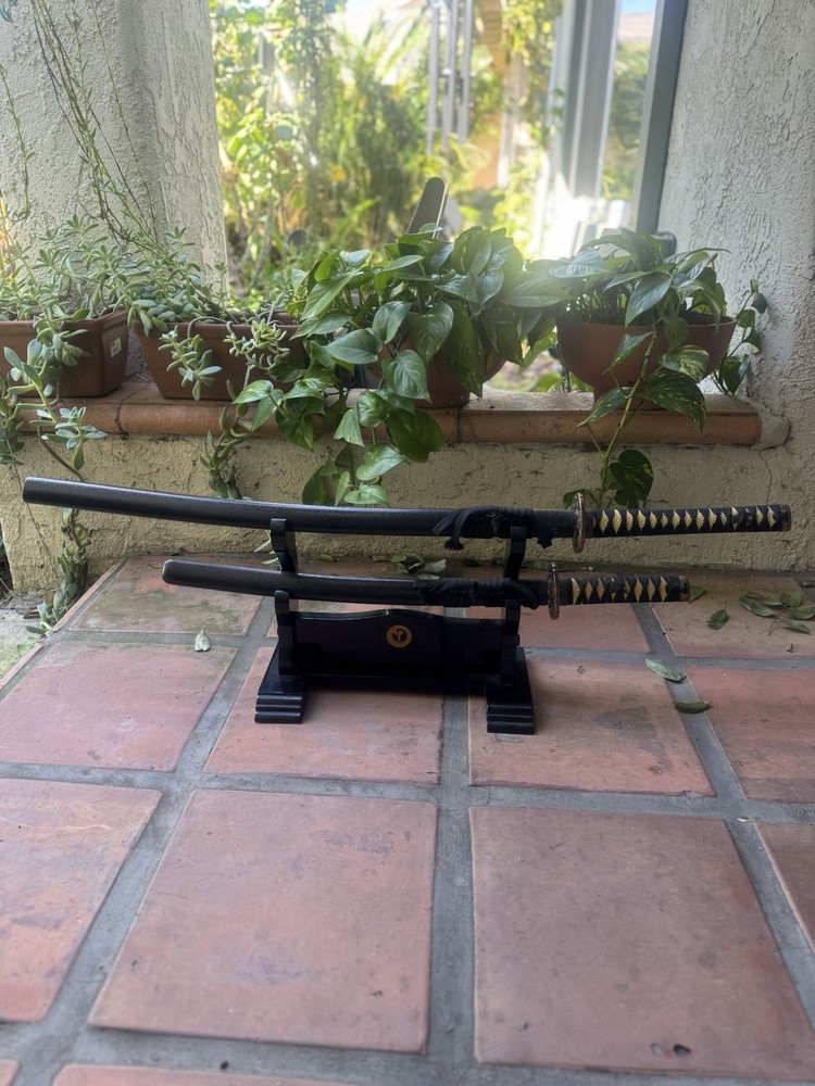 Vintage Katana Decorative Sword Set *Read