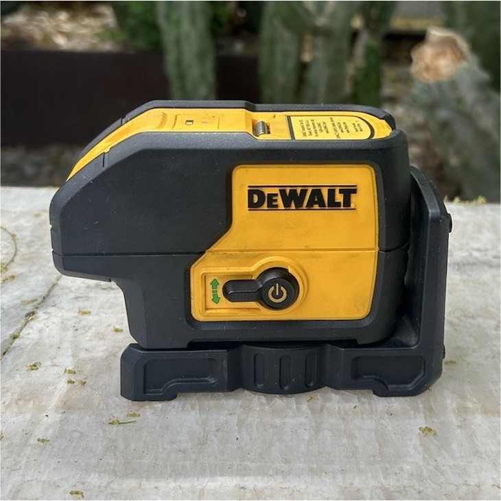 DEWALT DW083CG 3 Beam Green Laser Pointer Self-Leveling IP54 with Case