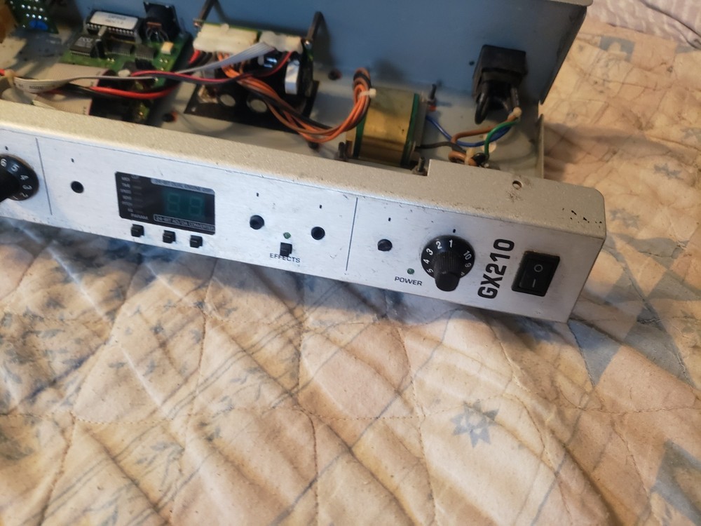 Behringer Ultratwin GX210 Guitar Amplifier chassis