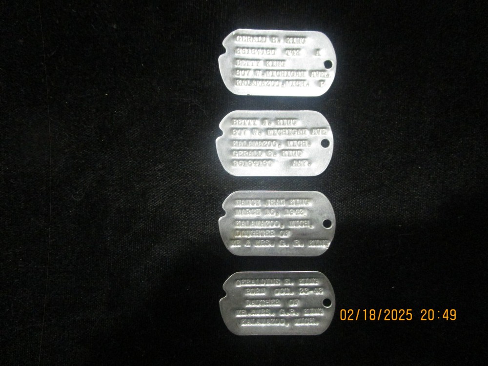 Army Next of Kin notched Dog Tags (4) Same Family Father T43 WW11 Daughter AAF +