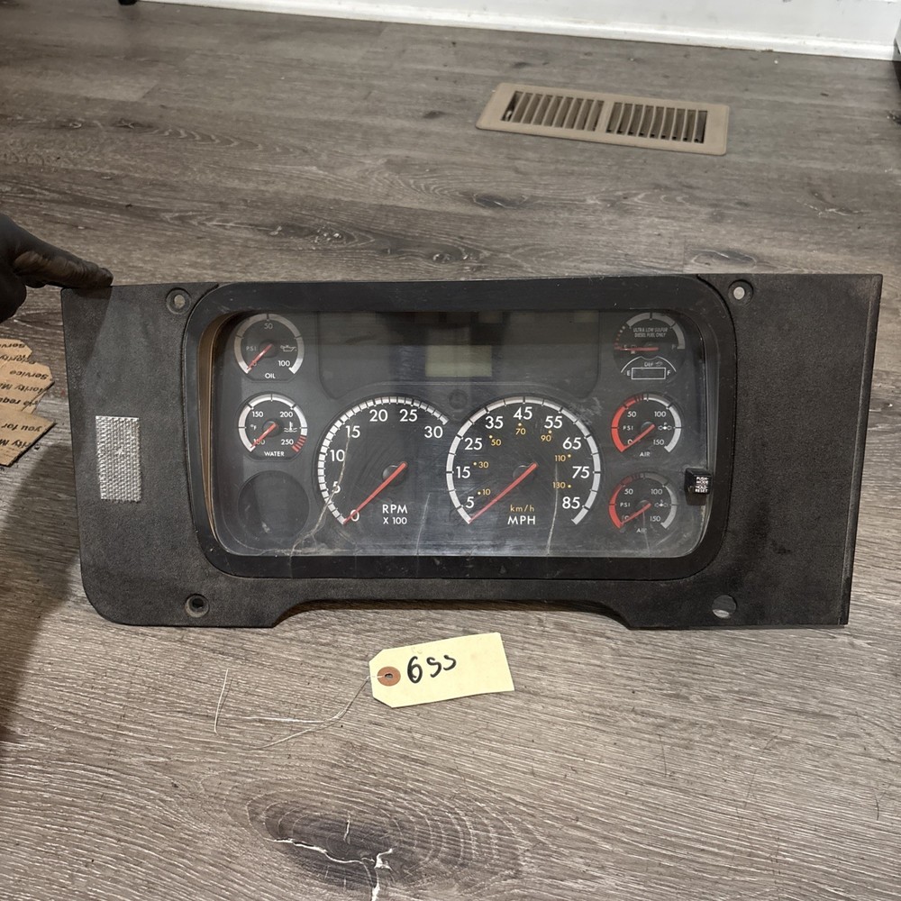 FREIGHTLINER CASCADIA GAUGE CLUSTER Missing P/N Broken