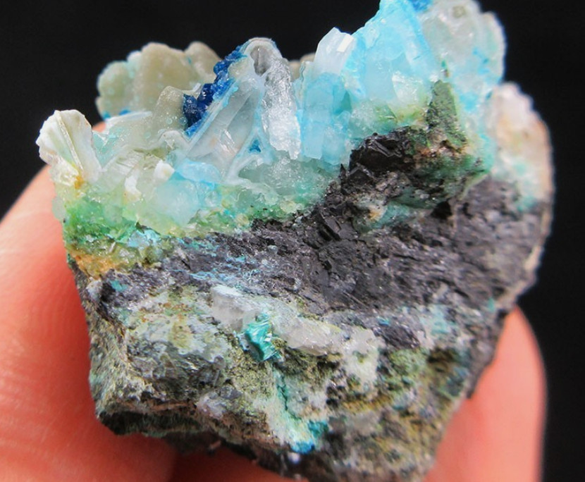 Rare Blue Veszelyite and Hemimorphite with Quartz Crystal and Galena Yunnan