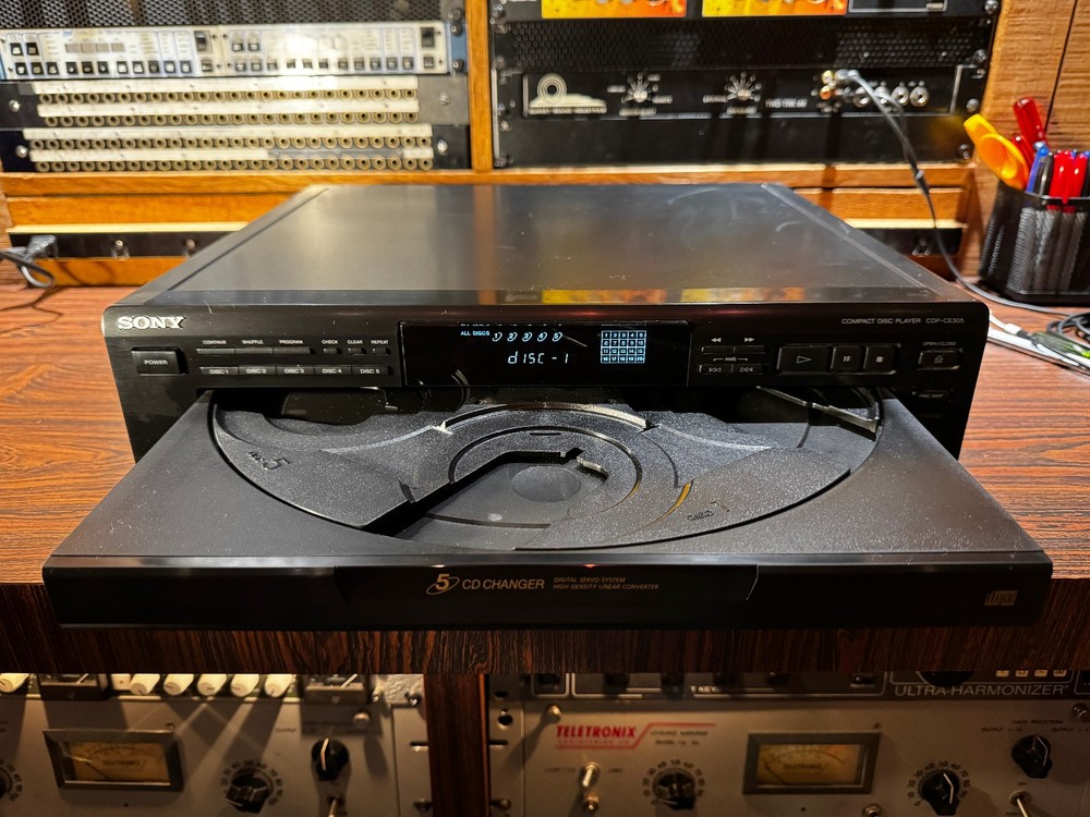 Sony CDP-CE305 CD Player