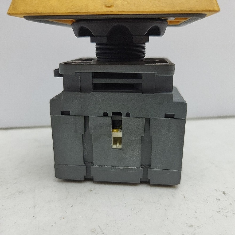 ABB Selector Switch Lockable Bussmann CDNF25A3D Disconnect Switch CDAUX Contact