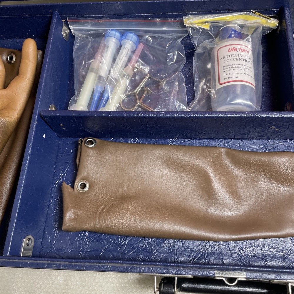 Life Form Advanced Venipuncture Training Kit Dark ***AS IS***USED***