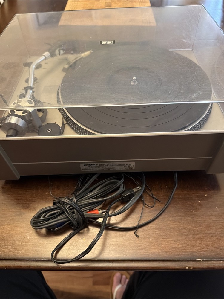 Technics SL-1950 Automatic Direct Drive Turntable Record Player Powers On