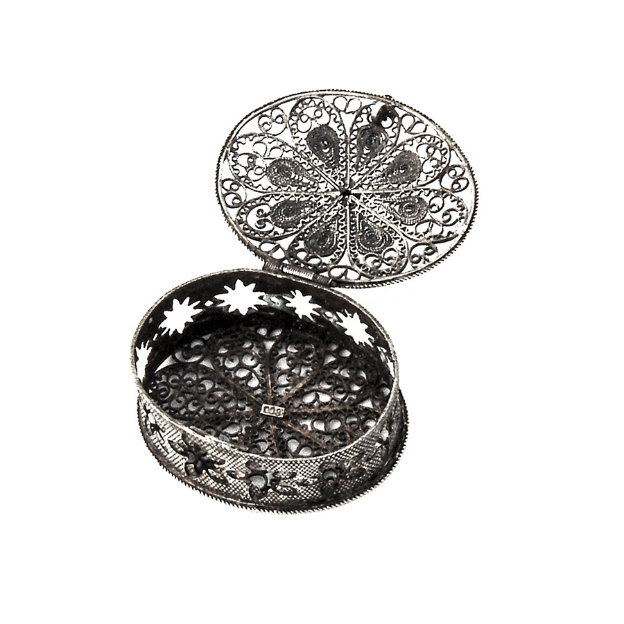 Small Oval Filigree Pill Box 800 Silver 1900