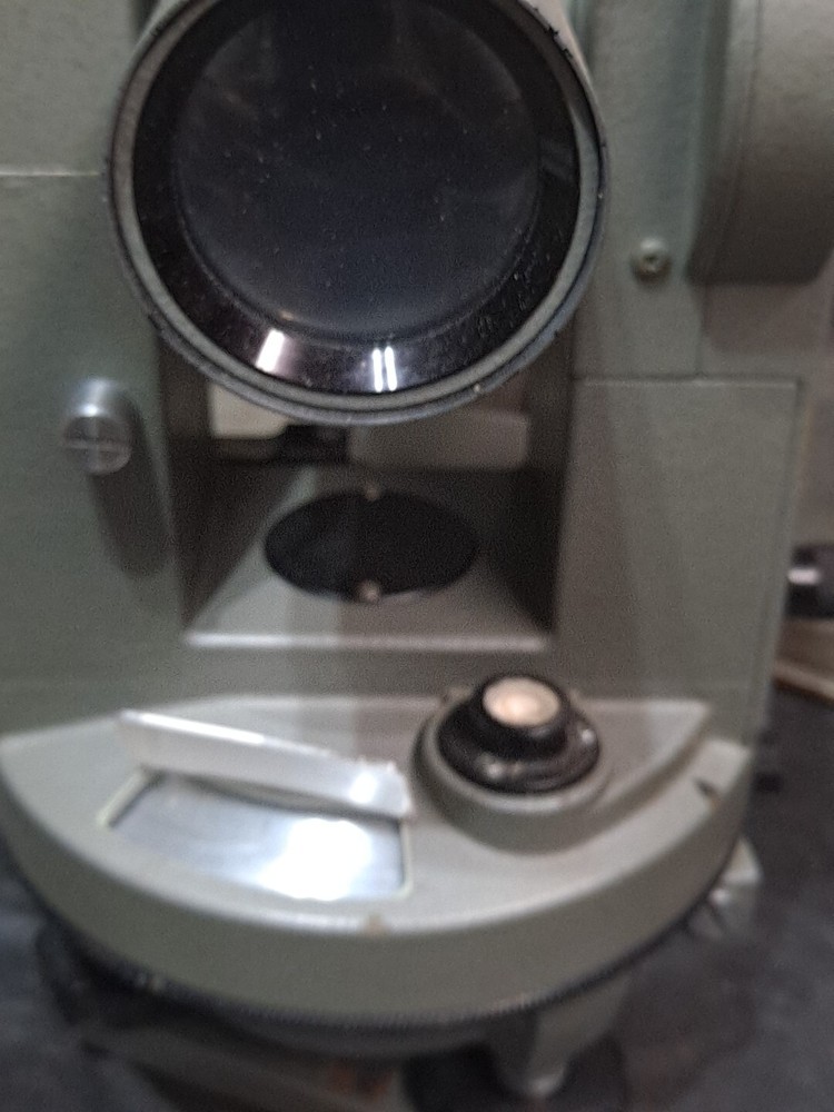 SCHNEIDER TT-700 Engineers Optical Plummet Transit with Case NICE