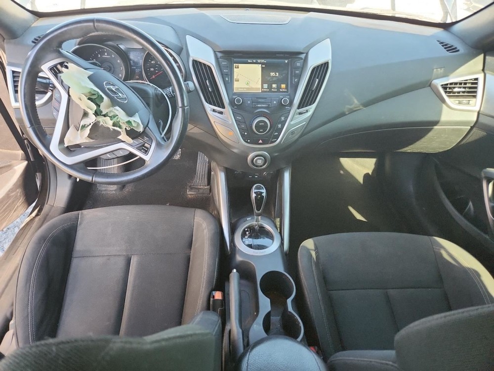 VELOSTER 2017 Glove Box 4968523