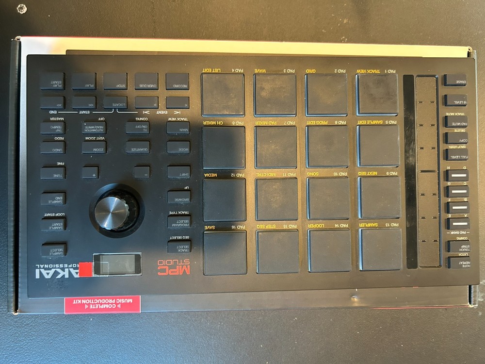 Akai Professional MPC Studio Controller + MPC Software – Great Condition, Light