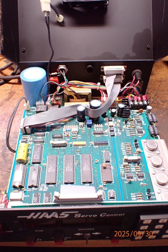 OLDER HAAS SERVO CONTROL POWERS UP FOR PARTS NEEDS WORK