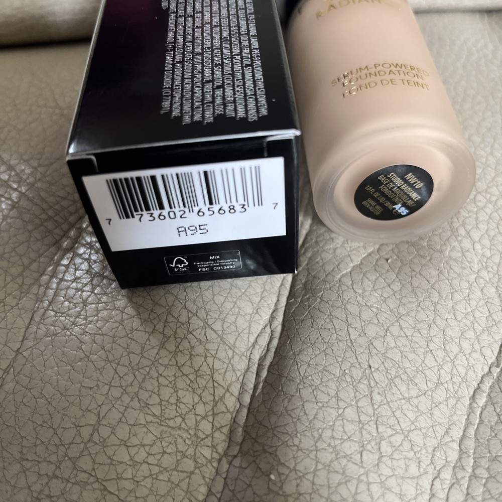 Mac Studio Radiance Serum Powdered Foundation (NW10)