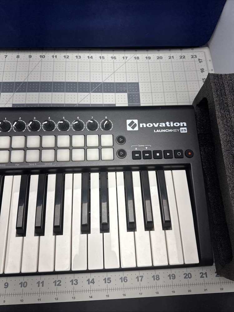 Novation Launchkey Mk2 25 Key USB Keyboard Controller