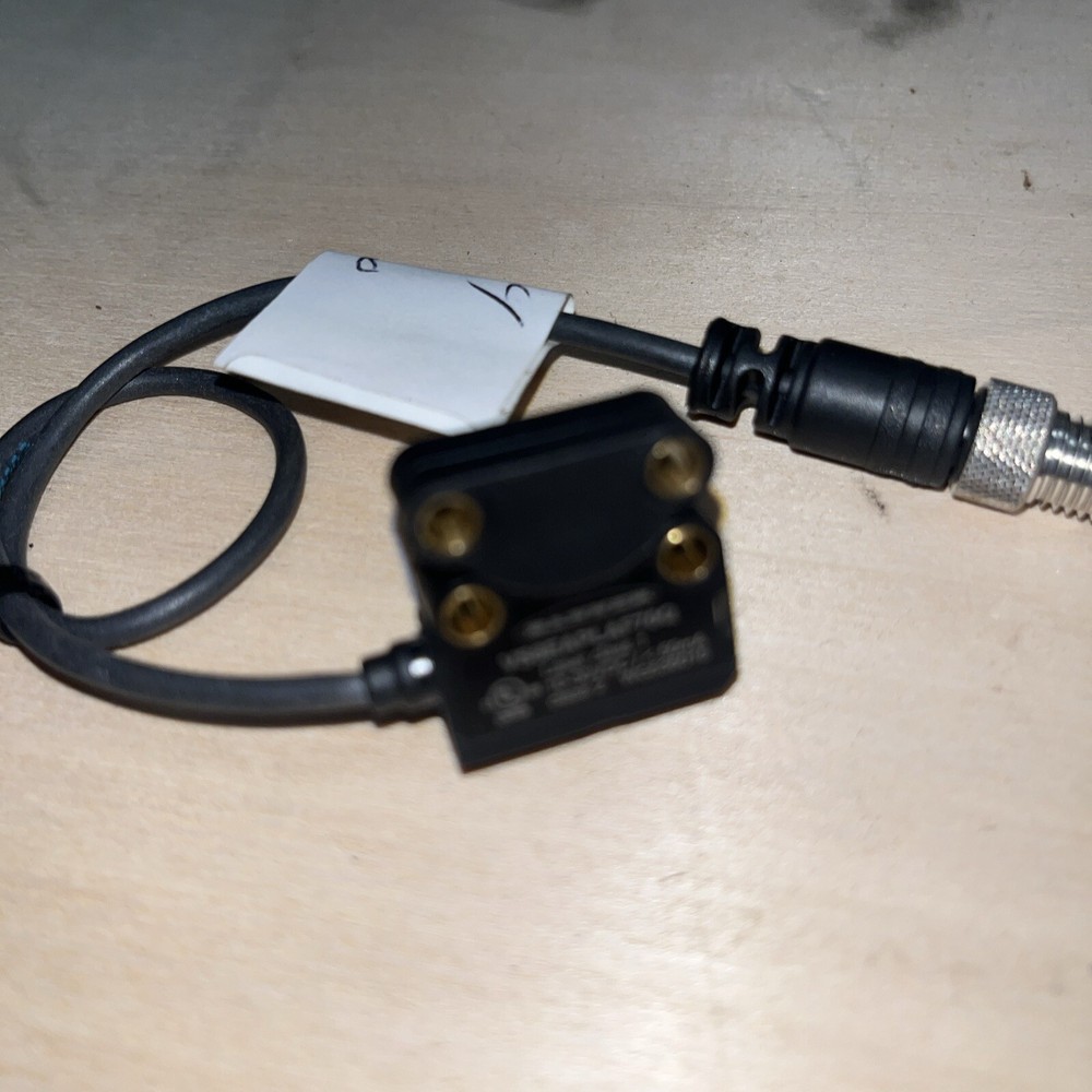 Banner Sensor #VS8EAPLAF70Q, , Same Day Shipping KP-854