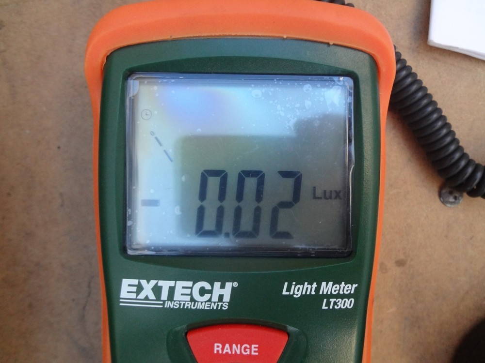 EXTECH LT300 DIGITAL LIGHT METER w/ Case