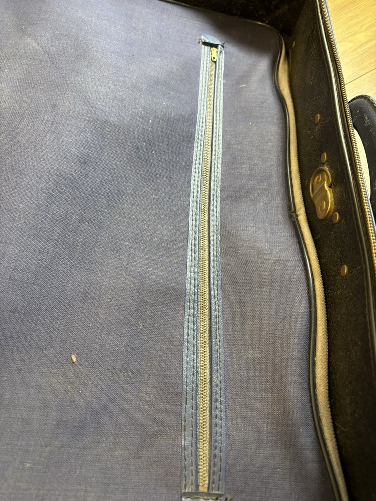 Vintage Inter-City Intercity Navy Railway Suitcase with functioning zip BR