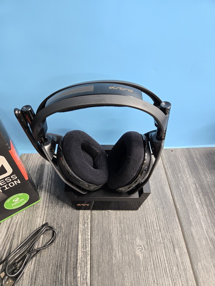 Logitech G Astro A50 Multi-Platform Wireless Gaming Headset + Base Station