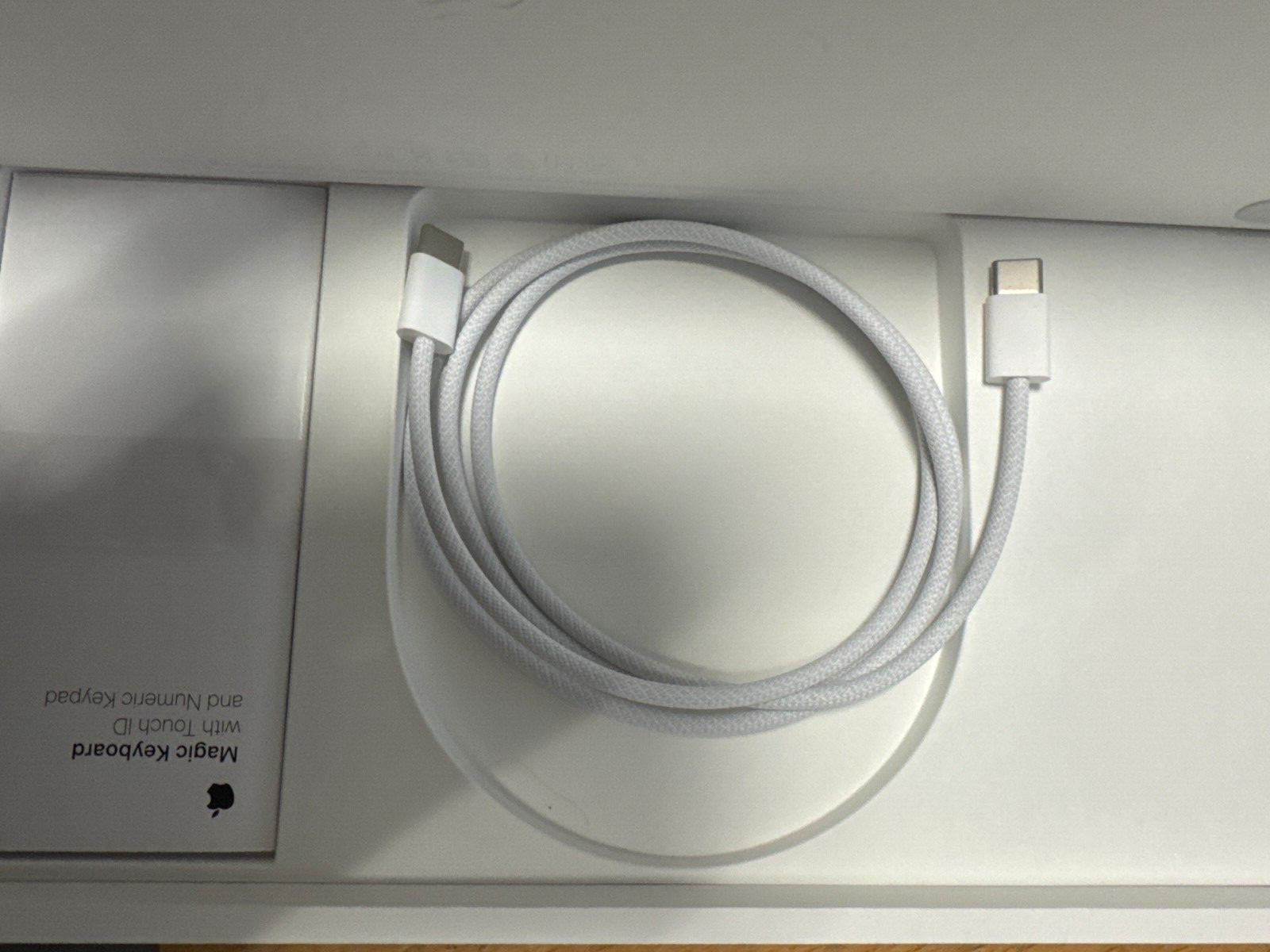 Genuine Apple Magic Keyboard Bluetooth Wireless with (usb c charging port) 2024