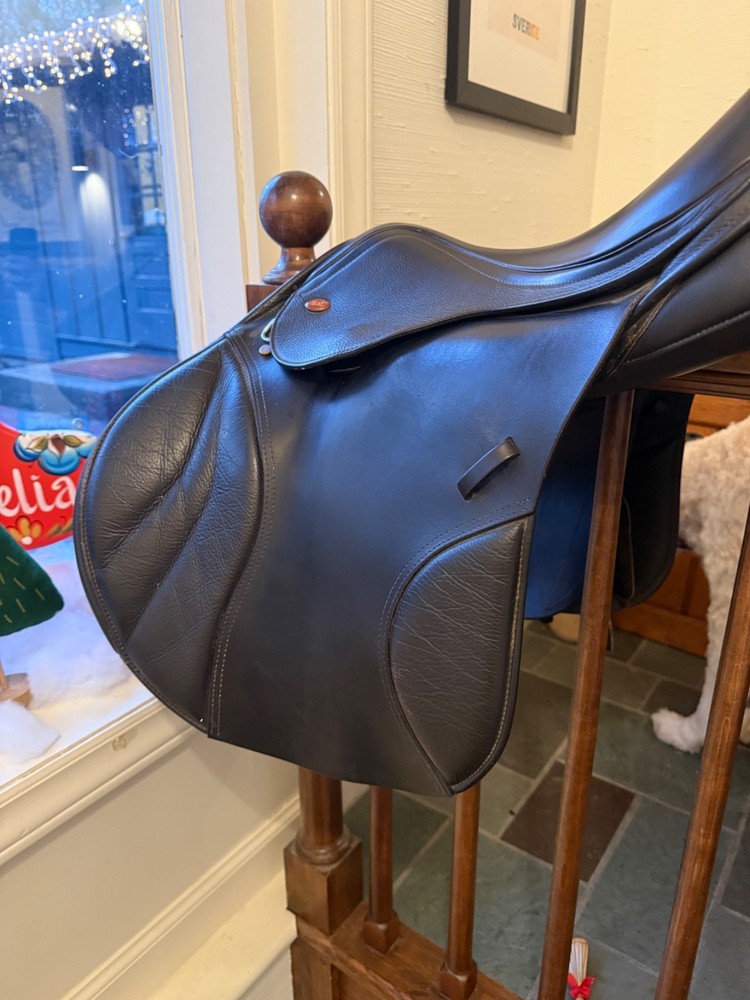 Kent and Masters 17.5” all-purpose saddle