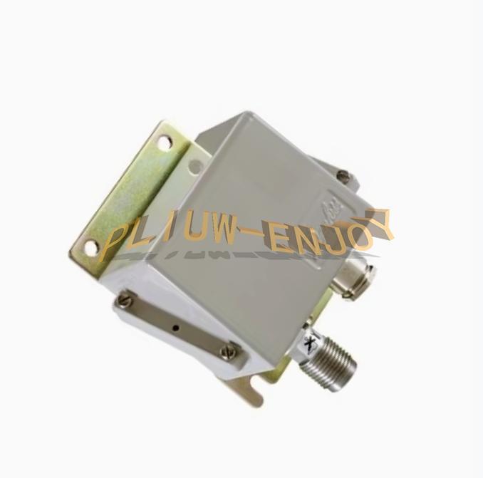 1PCS New Danfoss 084G2114 Pressure Transmitter Sensor