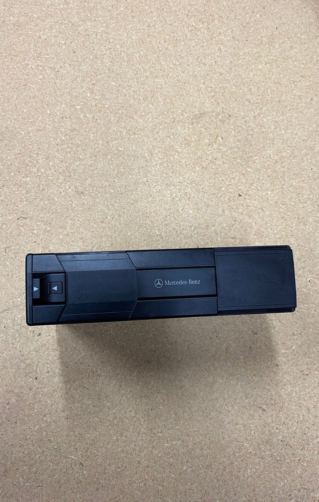 2000 Mercedes CLK 320 CD Changer Trunk