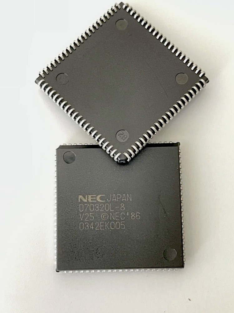 One Box(320pcs) NEC D70320L-8 Microcontroller 84 pins PLCC-84. NEW