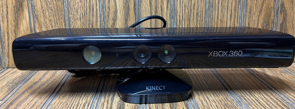 XBOX 360 Kinect Sensor Bar 1414 w/ Kinect Adventures Nike + Kinect Training Nice
