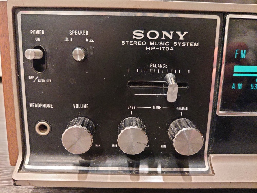 VINTAGE Sony HP -170A AM/FM Solid-State W/ Turntable