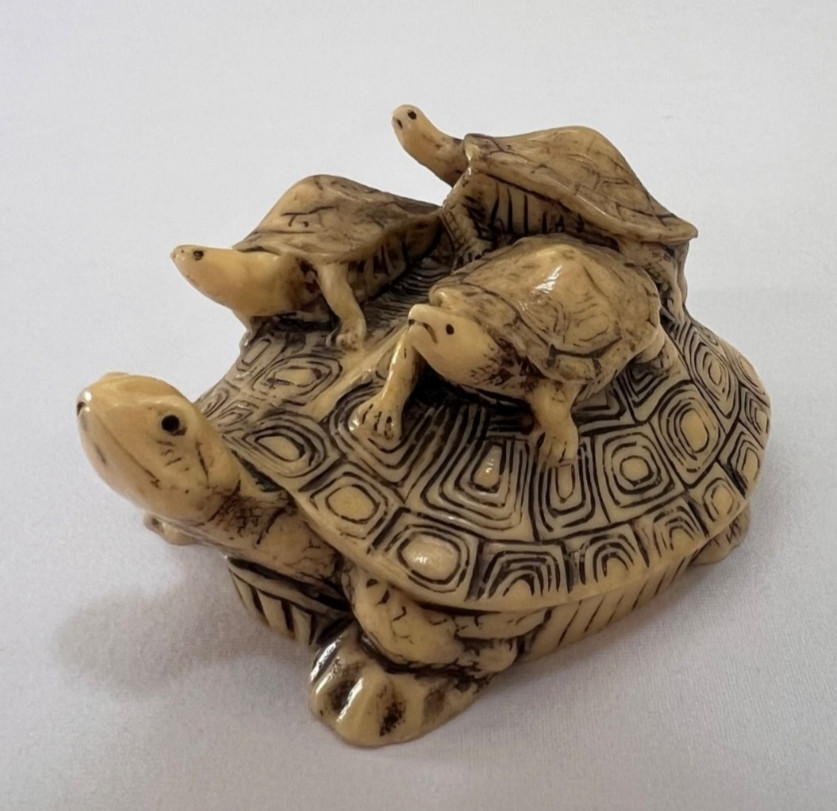 VINTAGE HAND CARVED NETSUKI TURTLE WITH BABIES