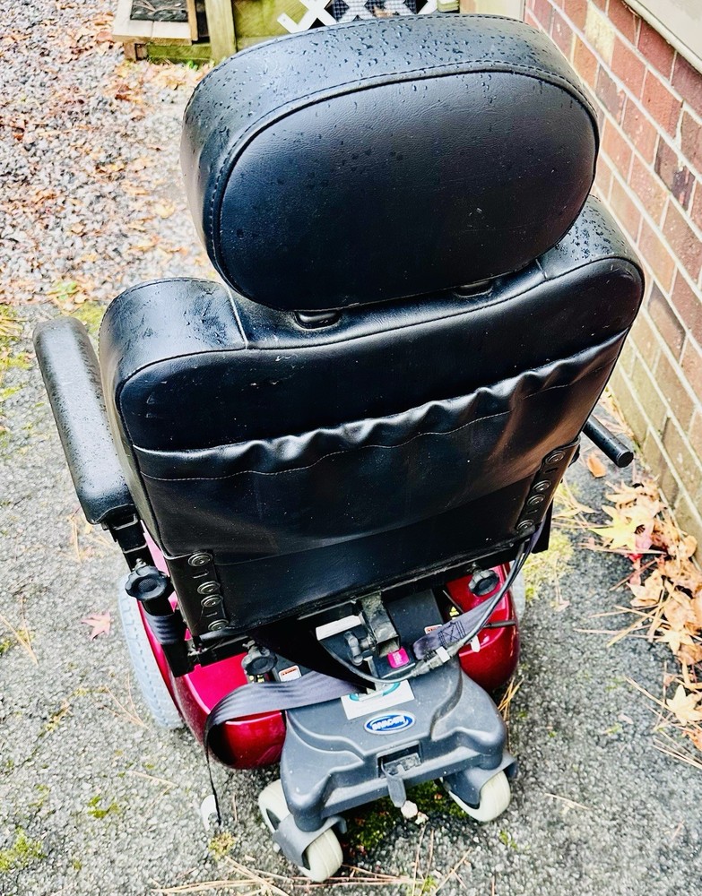 electric wheelchair for the elderly