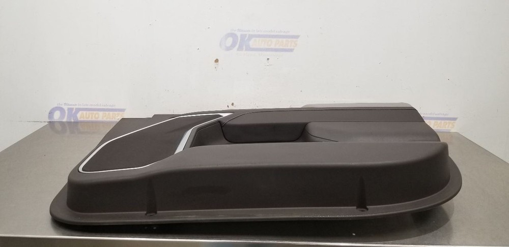 24 CHEVY SILVERADO 2500 LT DOOR PANEL FRONT PASSENGER ATMOSPHERE GRAY CREW CAB