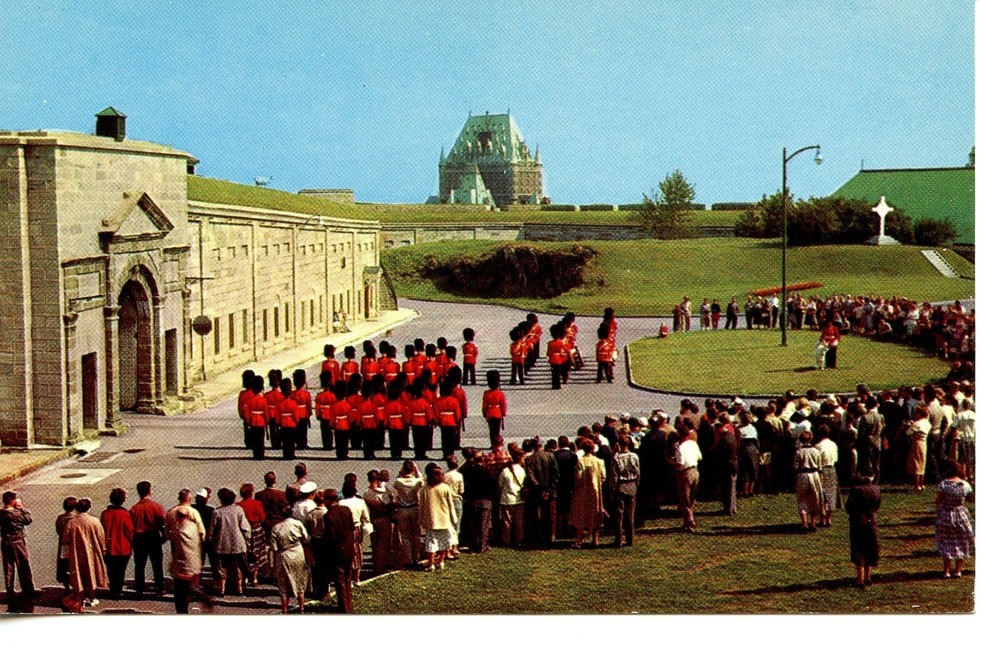 CHANGING OF THE GUARD, QUEBEC, CANADA - PC402