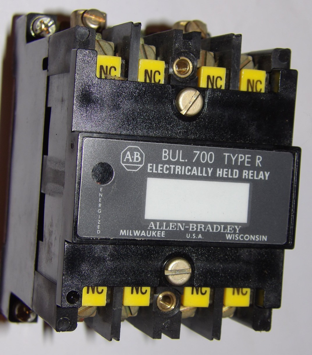 NEW ALLEN-BRADLEY 700-R040A1 INDUSTRIAL RELAY! NEMA SEALED SWITCH! 110-120V