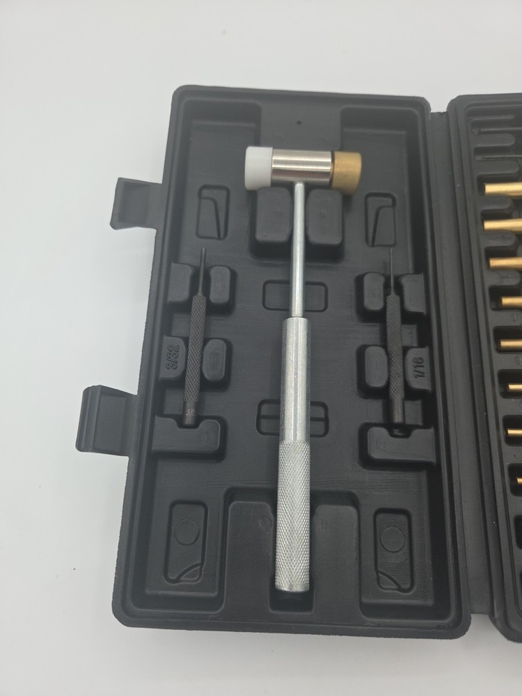 war machine Engineering Hammer & Punch Set w/ Plastic Case