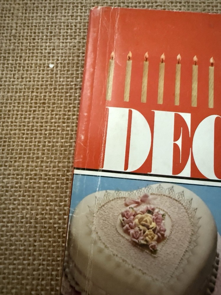 Wilton Cake Decorating Yearbook 1979