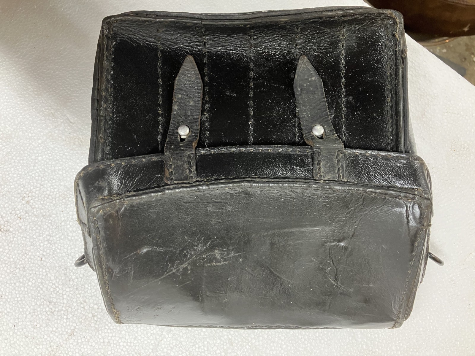 WW2 German flare pistol leather gun shell pouch 101st airborne send back 1944