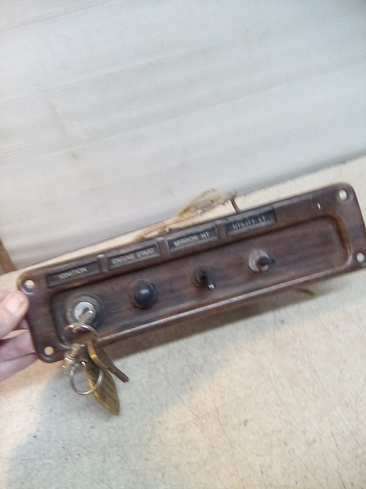 Freightliner FLD Ignition Dash Panel W/ Key