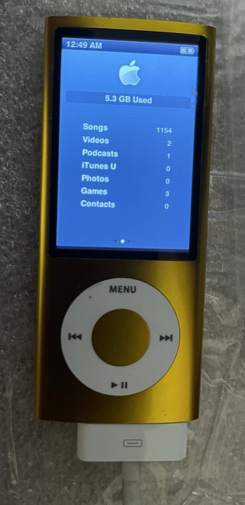 Apple iPod Nano 5th Generation + Nike